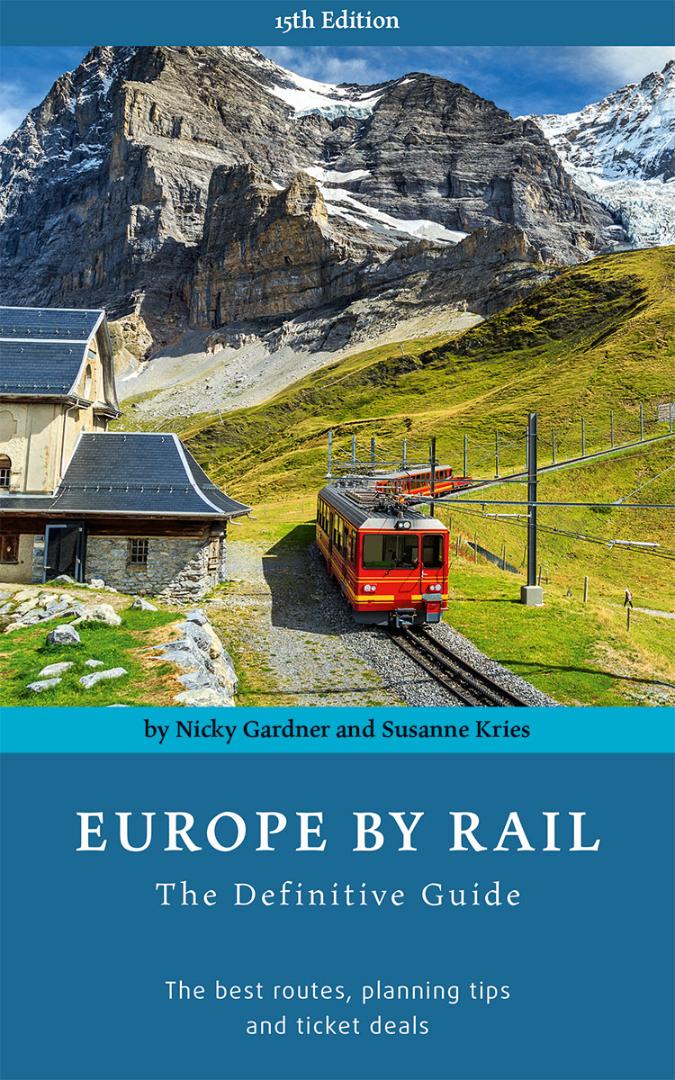 Cover des Buches Europe by Rail, in dem 50 Bahnrouten in Europa und zahlreiche Nebenstrecken aufgeführt sind
