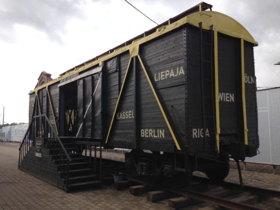 Eisenbahnwagon im Holocaust-Museum in Riga