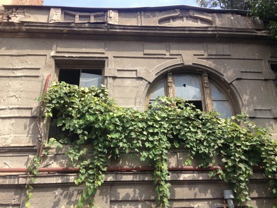 In der Altstadt von Tbilissi gibt es allerhand zu tun, um die prächtigen Gebäude zu erhalten