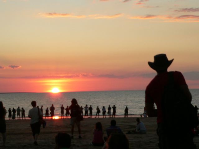 Stimmungsvoller Sonnenuntergang mit Multi-Kulti-Flair: Der Mindil Beach Sunset Market